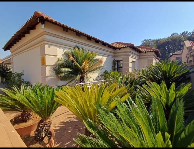 3 BEDROOM TOWNHOUSE TO LET IN ARCON PARK